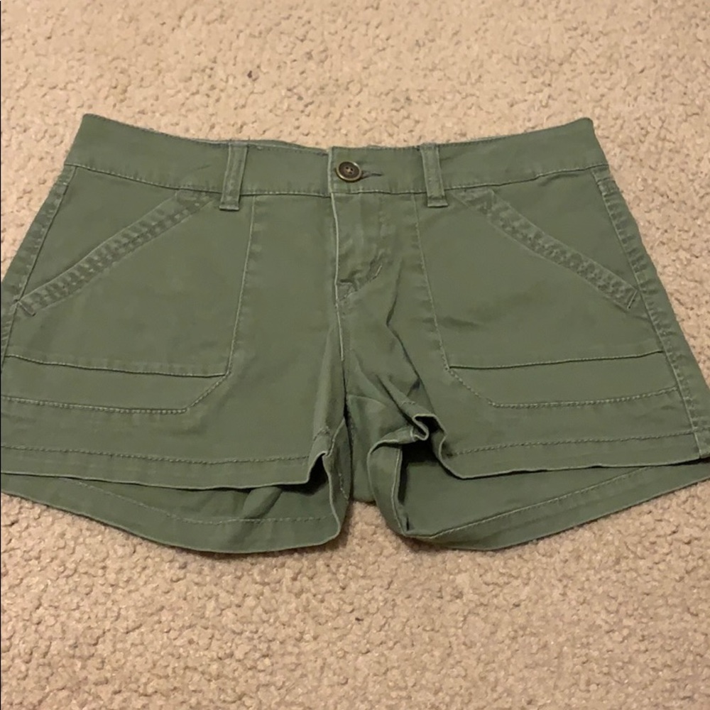 Unionbay Army Green Shorts Size 7